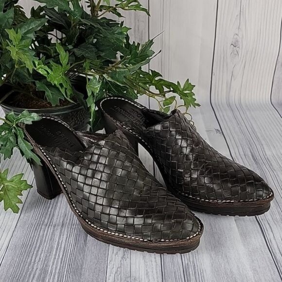 Donald J. Pliner Shoes - DONALD J. PLINER "BUSY" WOVEN BROWN LEATHER HEELED MULES